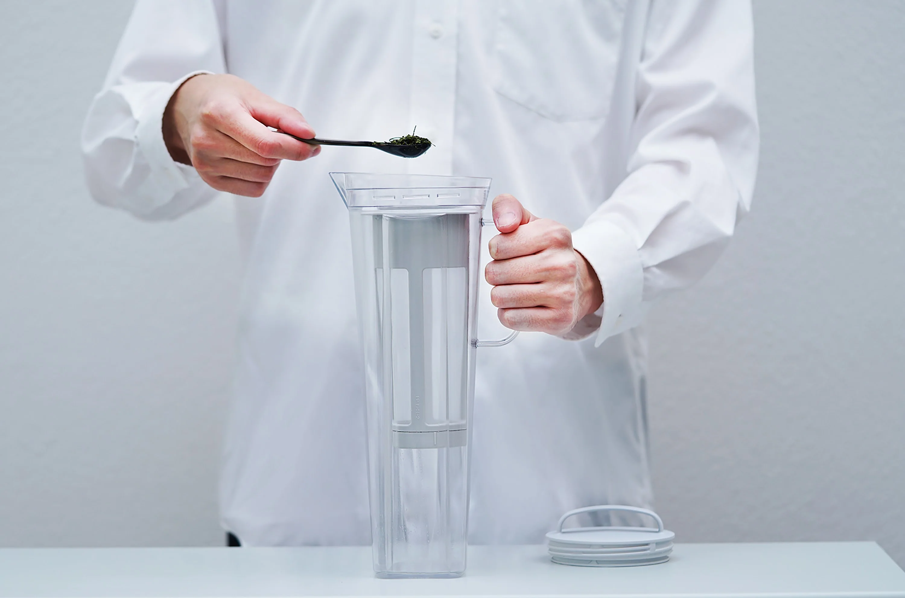 Cold Brew Tea Pitcher Lily - Image 3
