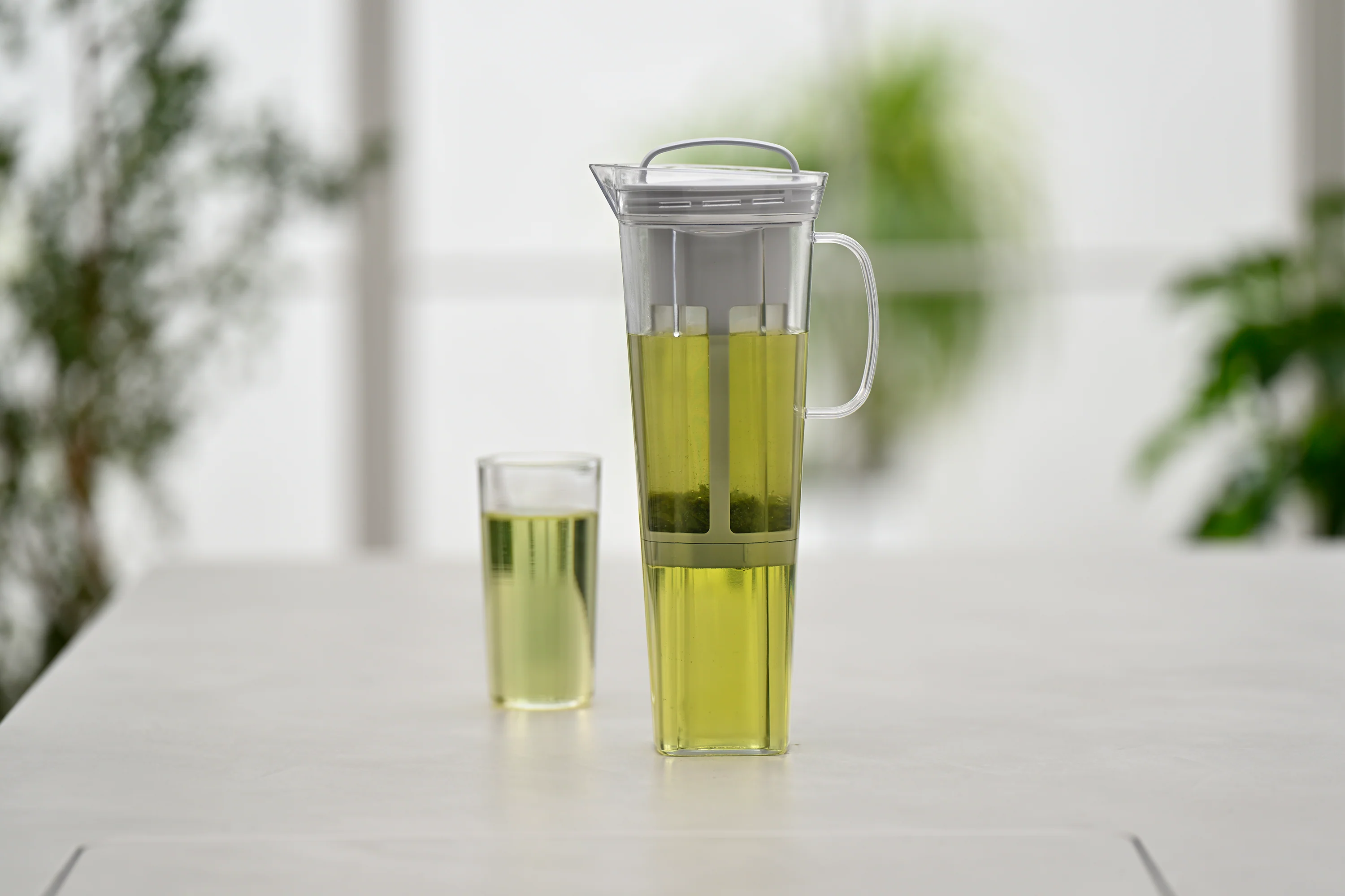 Cold Brew Tea Pitcher Lily - Image 6