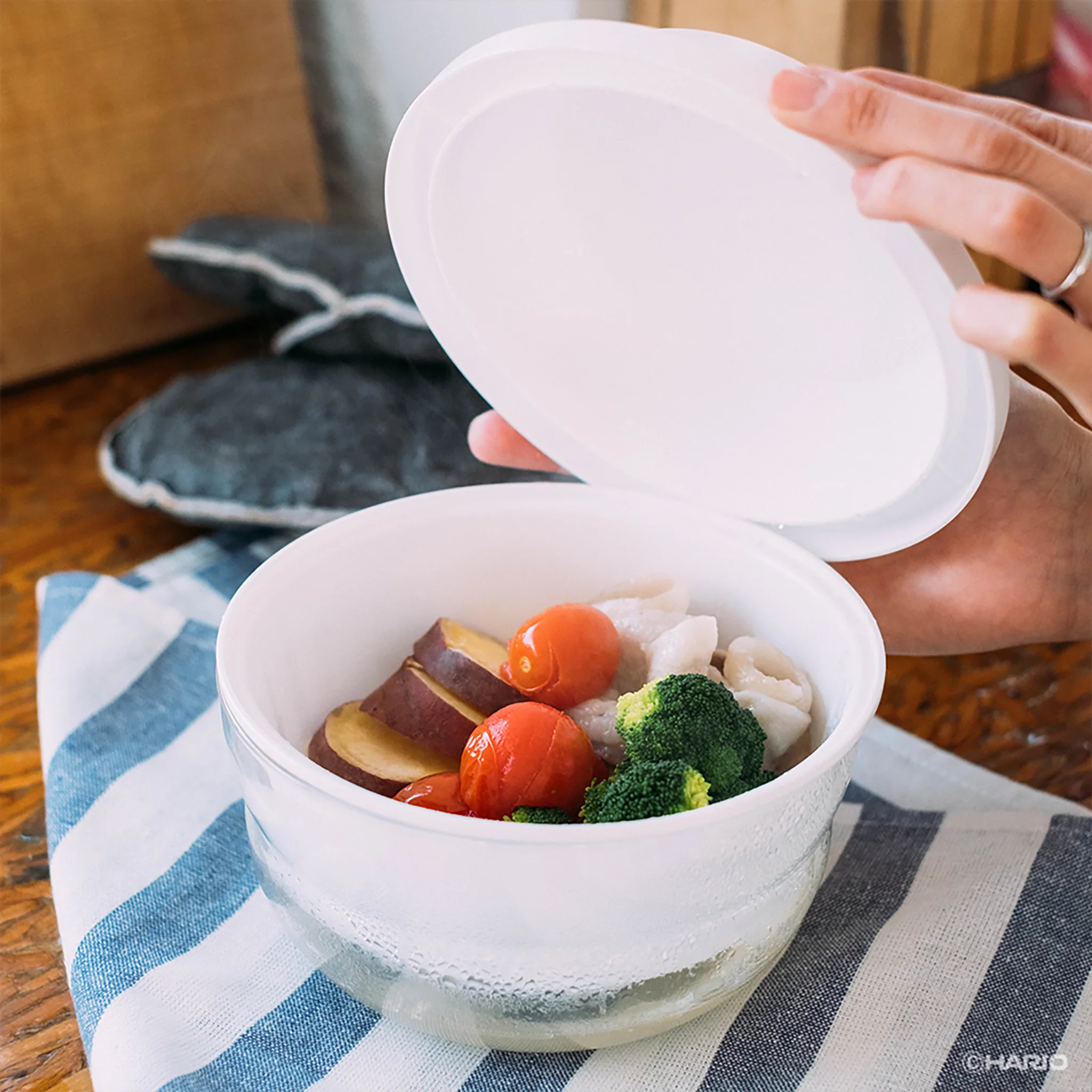 Glass Microwave Steamer - Image 4