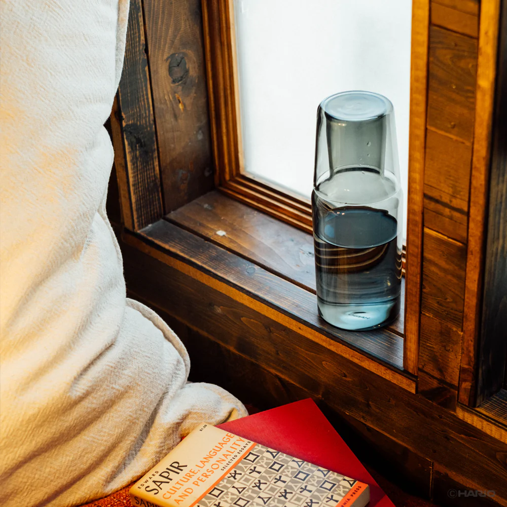HARIO COLORS Night Carafe - Image 4