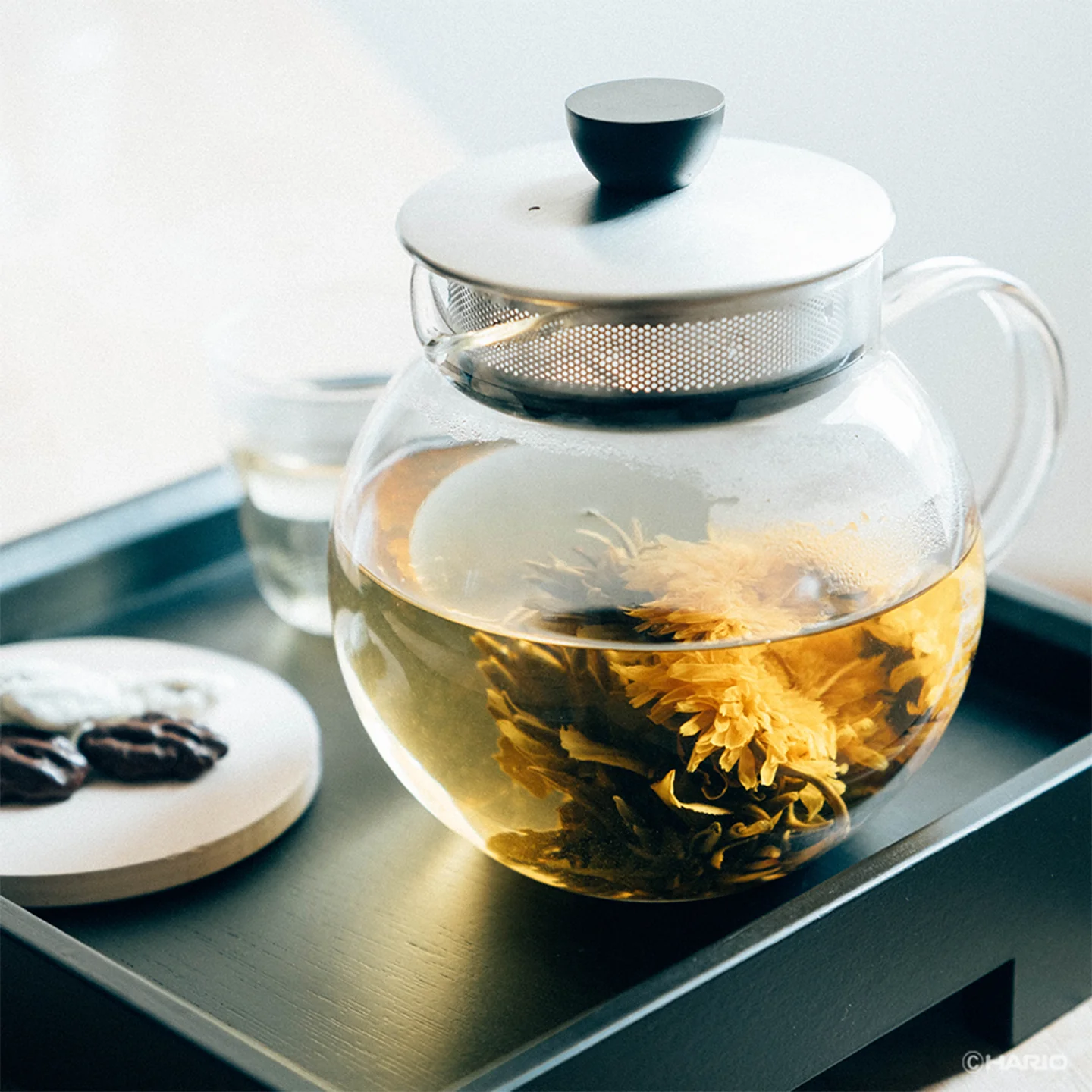 Glass Jumping Leaf Tea Pot 600ml - Image 3