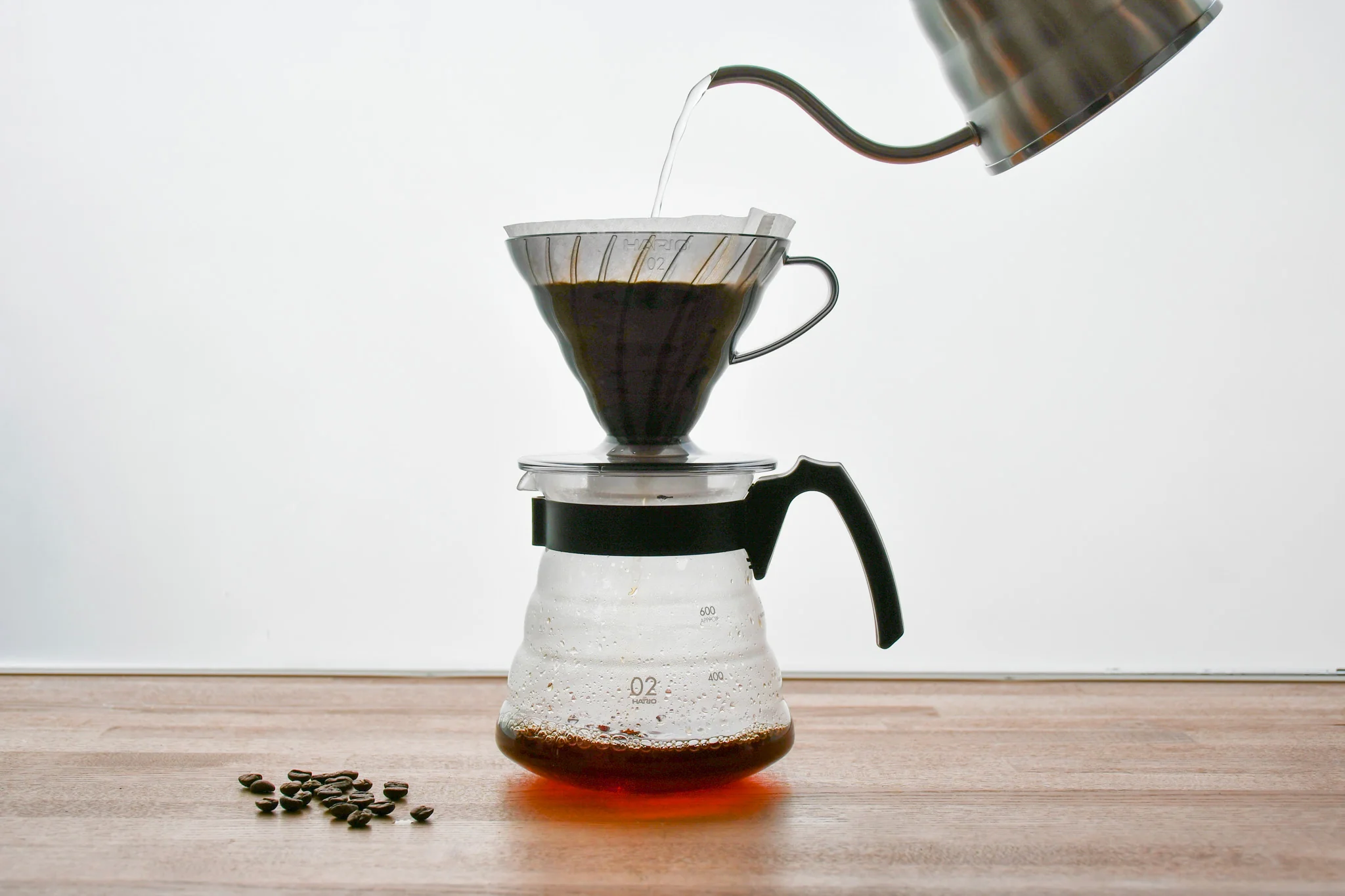 V60 Plastic Coffee Dripper 02 Transparent Black - Image 6